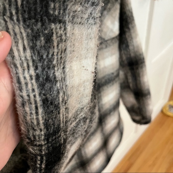 CJLA Shacket - Picture 4 of 12